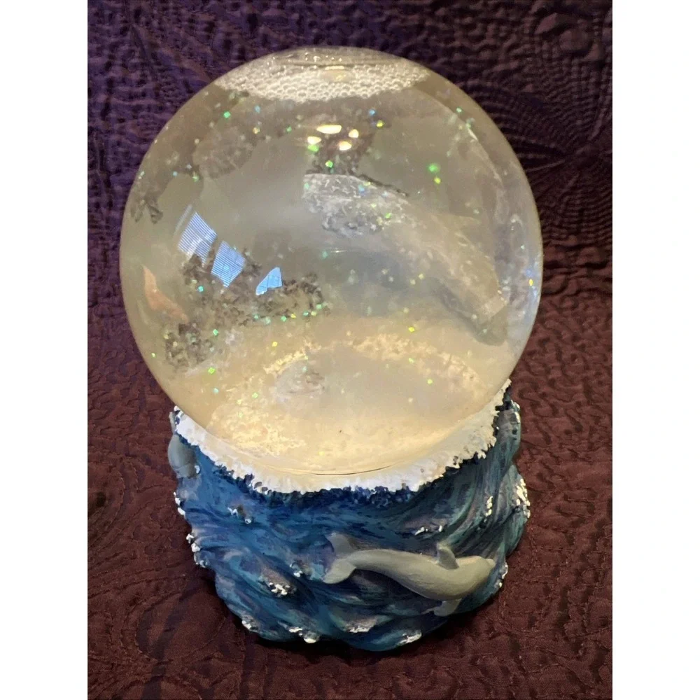 VINTAGE SILVESTRI Sea Cow MUSICAL SNOW GLOBE Manatee W/ Calf Dolphins Ocean Work